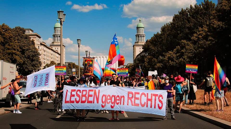 Lesben gegen Rechts auf dem CSD Berlin