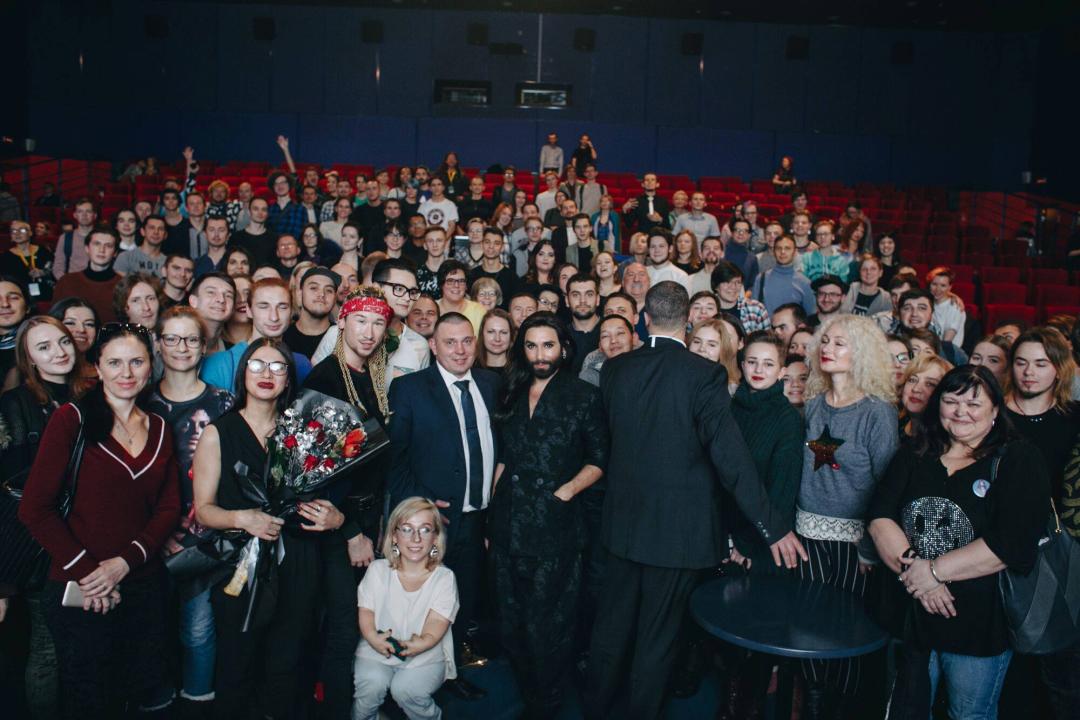 conchita-wurst-beim-side-by-side-filmfestival-2017.jpg