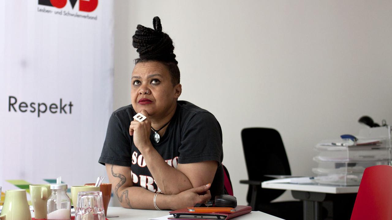 Dawn Cavanagh von der Coalition of African Lesbian (CAL) im LSVD-Büro