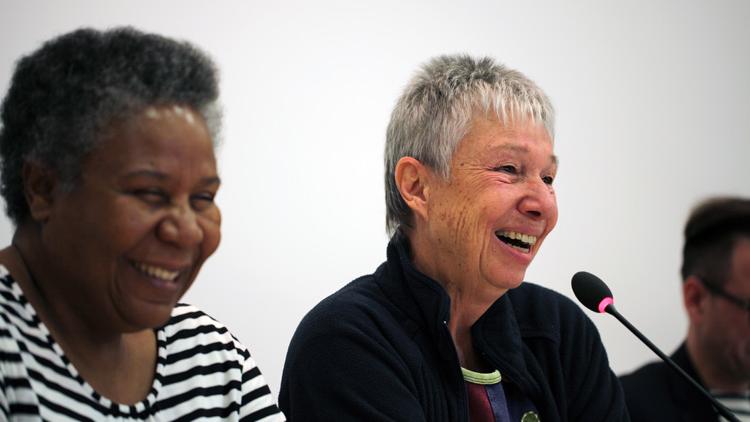 Bild von Elizabeth Khaxas und Liz Frank. Die beiden gelten als die Gründerinnen der Lesbenbewegung in Namibia