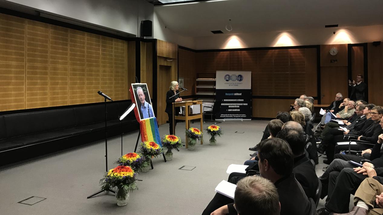 Rede von Dr. Margaretha Sudhof, der Staatssekretärin im Bundesjustizministerium bei Gedenkfeier für Manfred Bruns vom LSVD