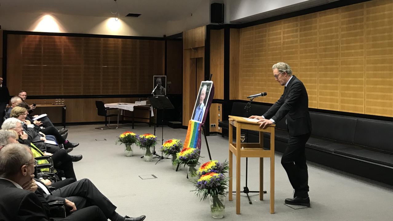 Axel Hochrein bei der LSVD-Gedenkfeier für Manfred-Bruns