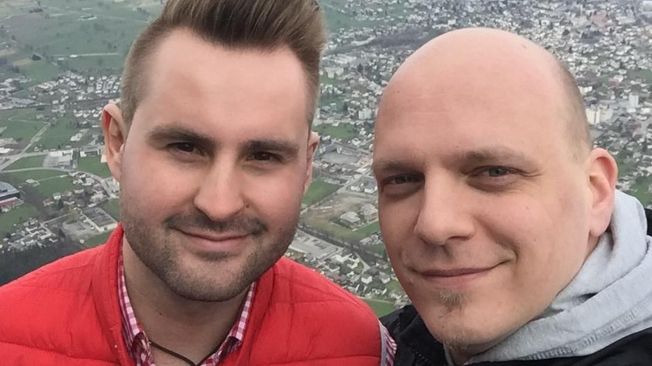 Alle Menschen ohne chronische Krankheiten zwischen 17 und 55 sind zur Stammzelltransplantation zugelassen und können Leben retten. Max (links) und sein Partner Michael