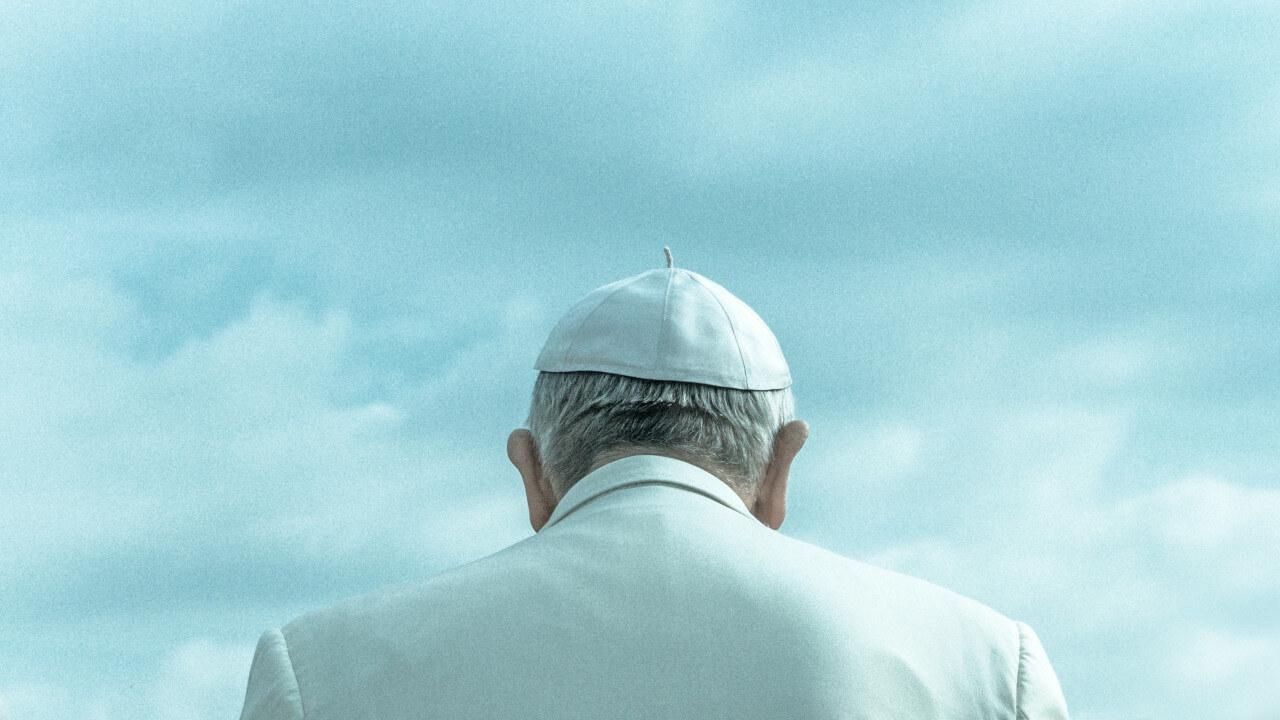 Rückenansicht des Papsts