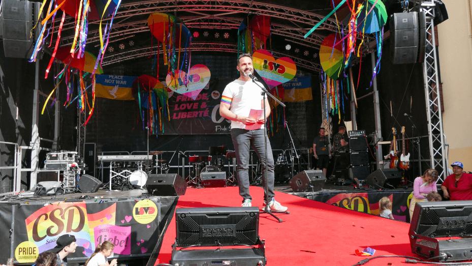 Liebe trans* Community, solange ich eine Stimme habe, solange der LSVD eine Stimme hat, wir werden immer an Eurer Seite stehen" Rede von Alfonso Pantisano auf dem CSD SaarLorLux 2022